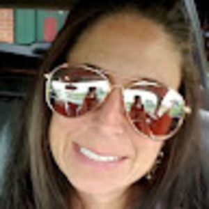 Meet your Posher, Debra